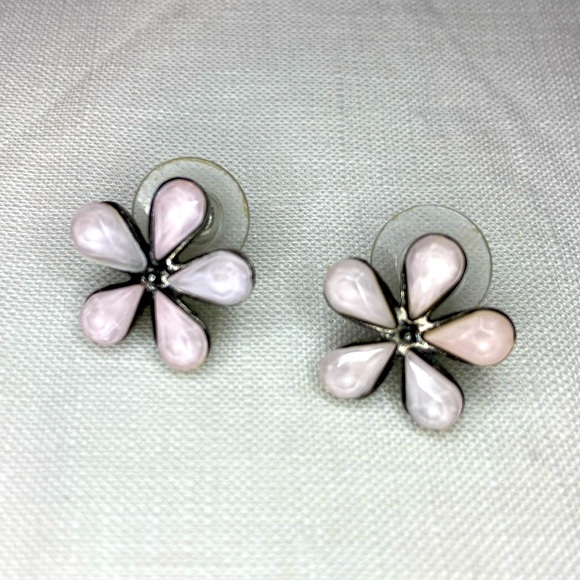 Simply Vera Vera Wang Jewelry - Simply Vera pink flower post earrings 🌸 Like New